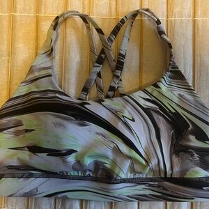 Lululemon Energy Bra Medium Support Removable Pads Size 6 B-D Cup